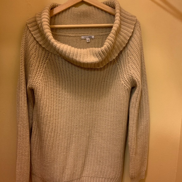 Clothes - Picture 5 of 12